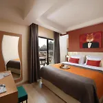 The Fox 4*