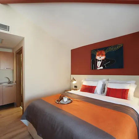The Fox Szálloda 4*