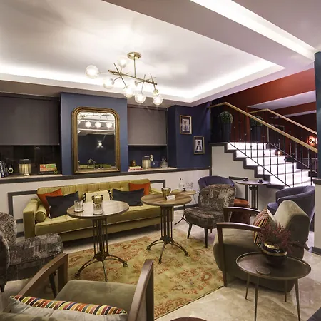 Hotel The Fox 4*
