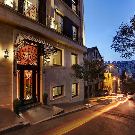 Hotel The Fox 4*